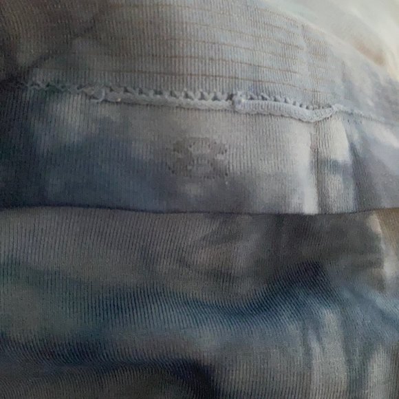 Lululemon Swiftly Speed Short Sleeve top Blue tye dye sz 8 workout yoga shirt - Picture 5 of 5